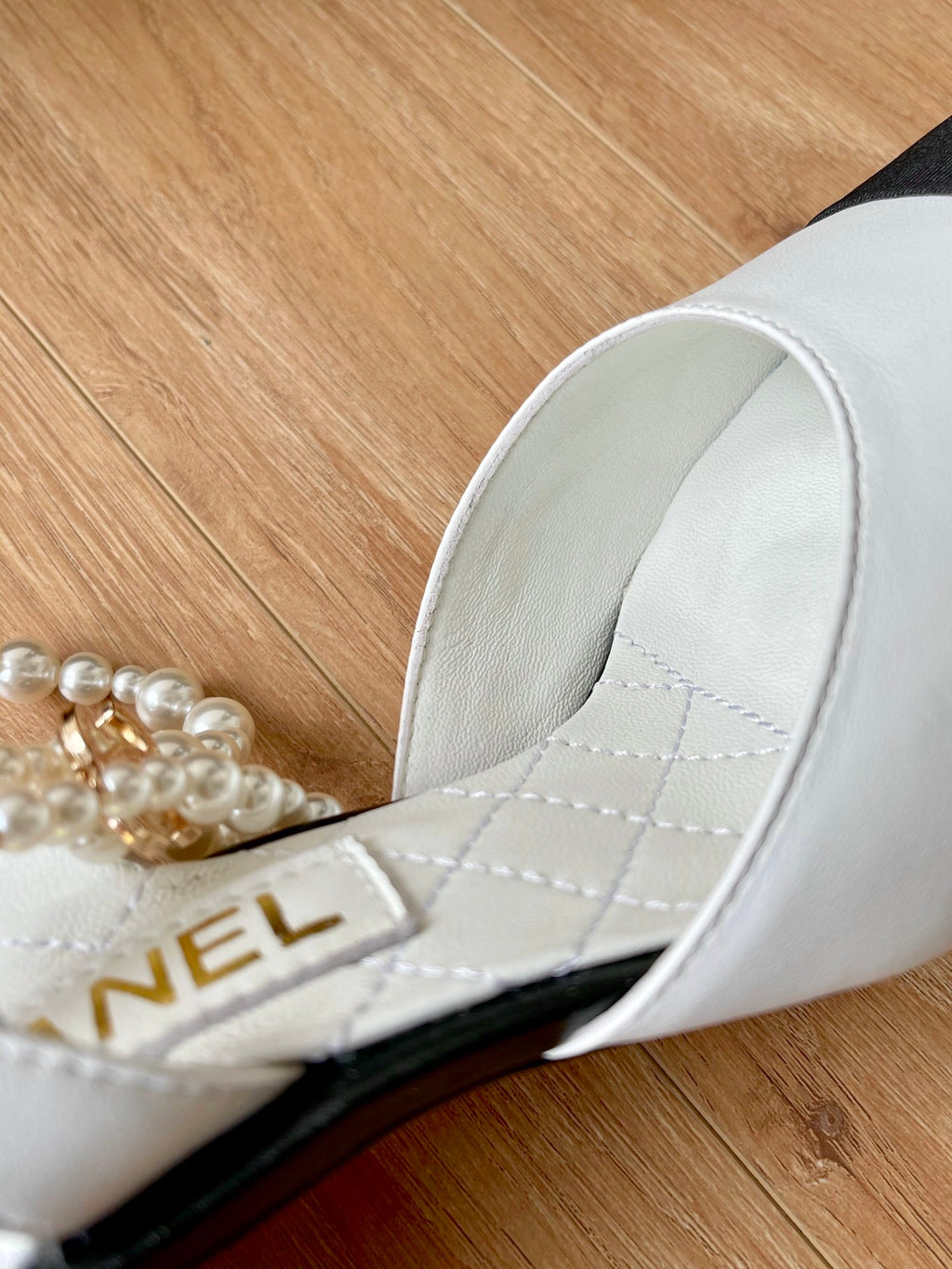 Pointed pearl chain high heel sandals 1824070202