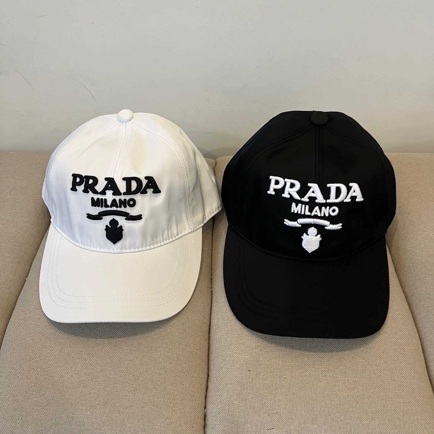 P fashionable peaked hat 0725040912