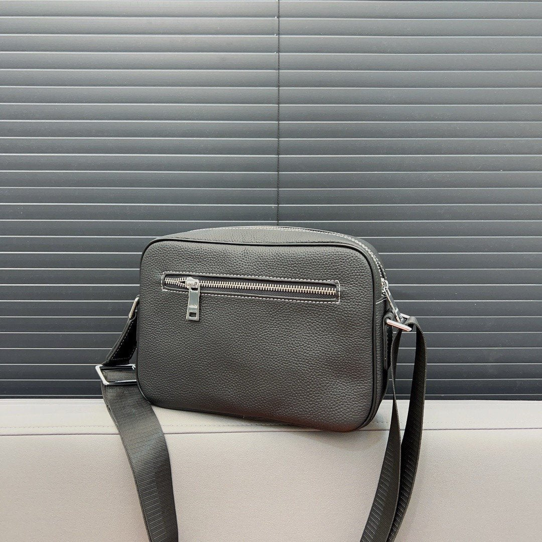 New Fashion Classic Versatile Men's Messenger Bag Crossbody Bag 1024020721