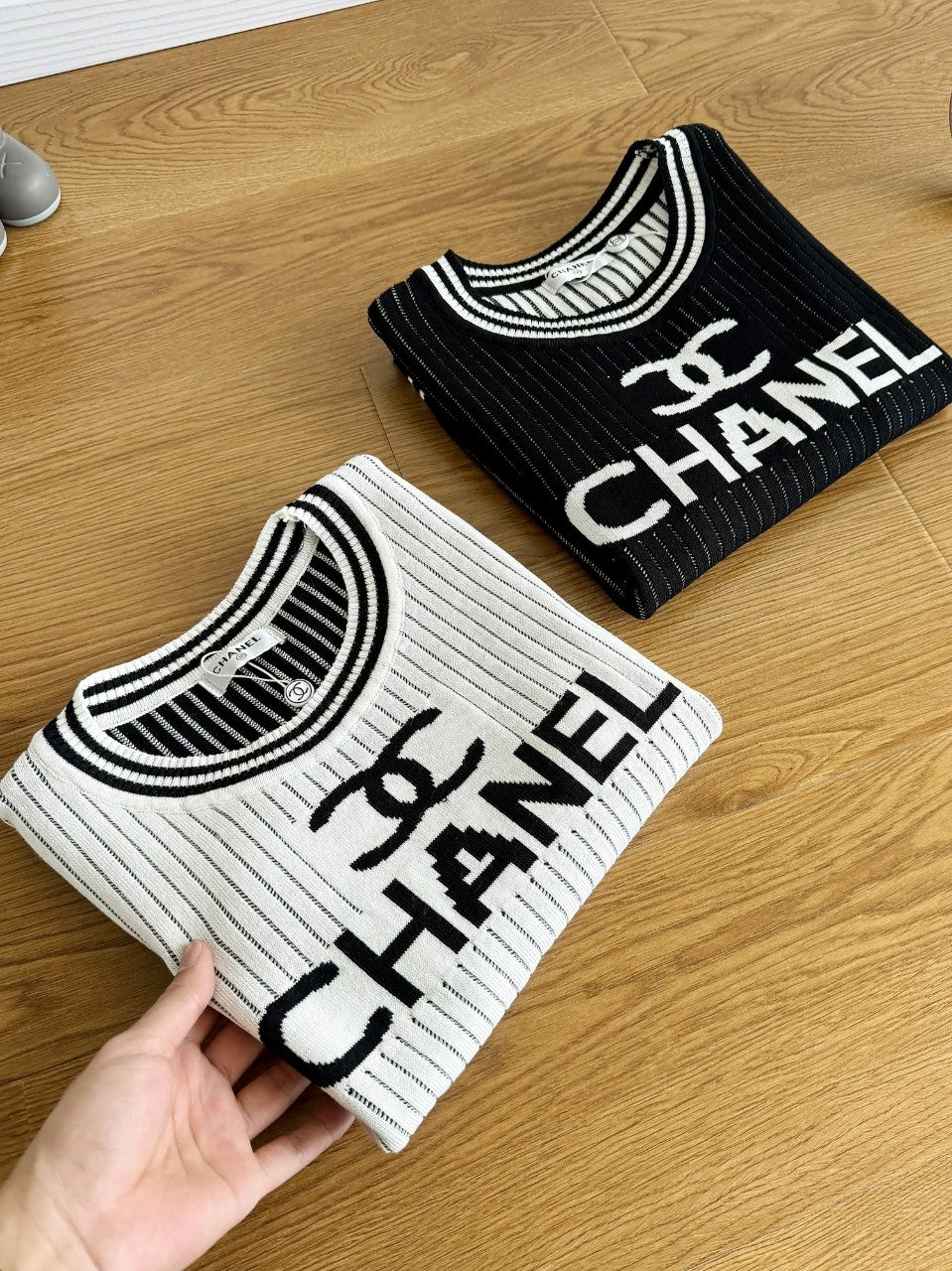 Color block letter embroidered vertical pattern round neck short sleeves 0724050904