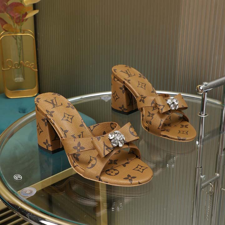 Classic all-match high-heeled sandals SXC05305