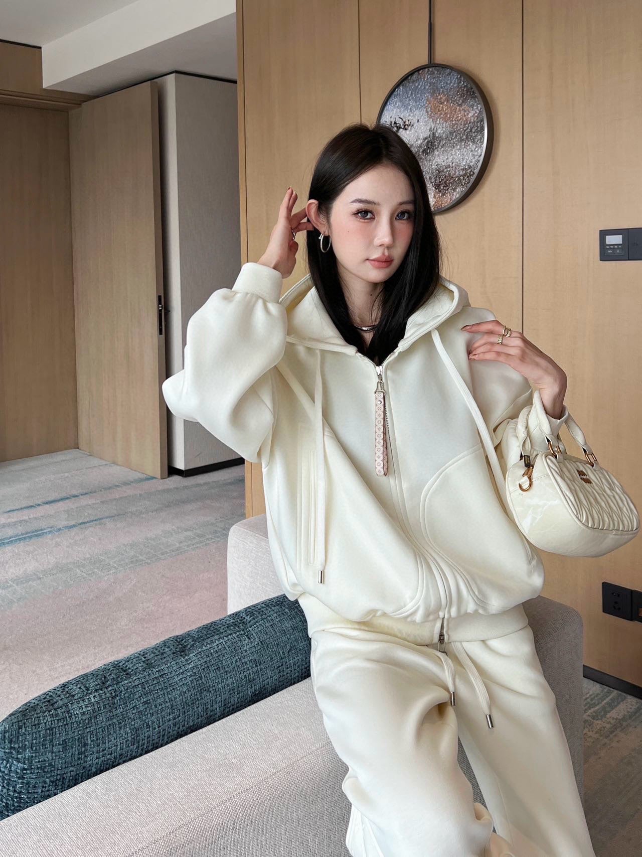 L new fashion hooded jacket and trousers suit 0724120503
