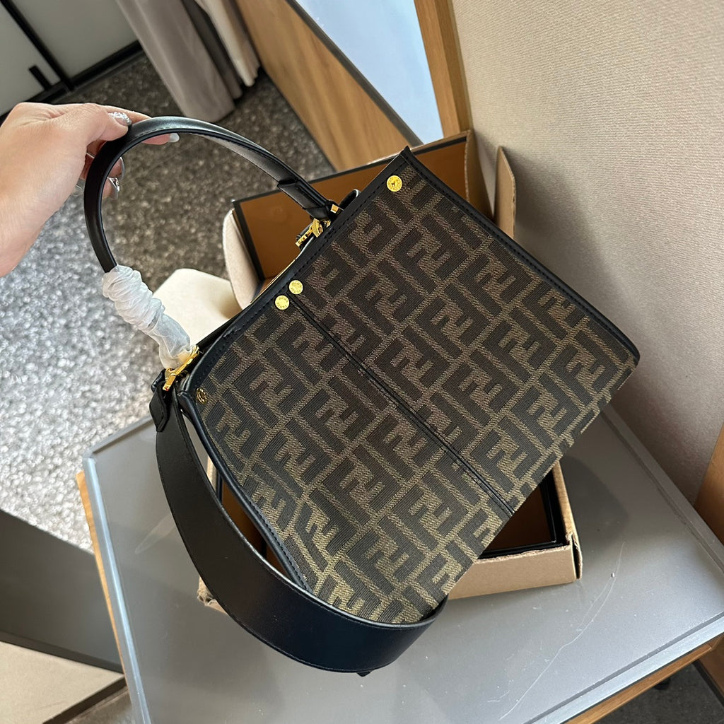 Peekaboo 24ss soft leather series bag 1824062409