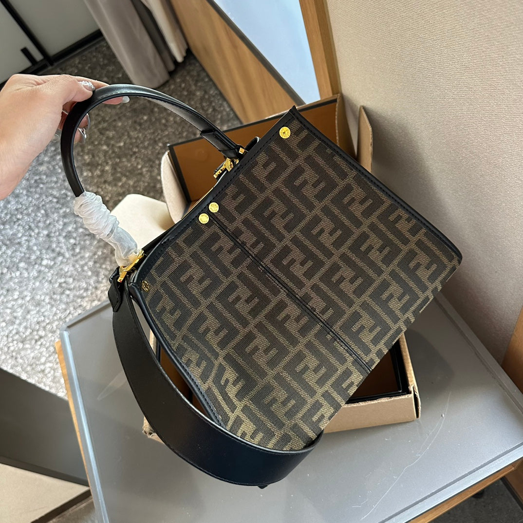 Peekaboo 24ss soft leather series bag 1824062409