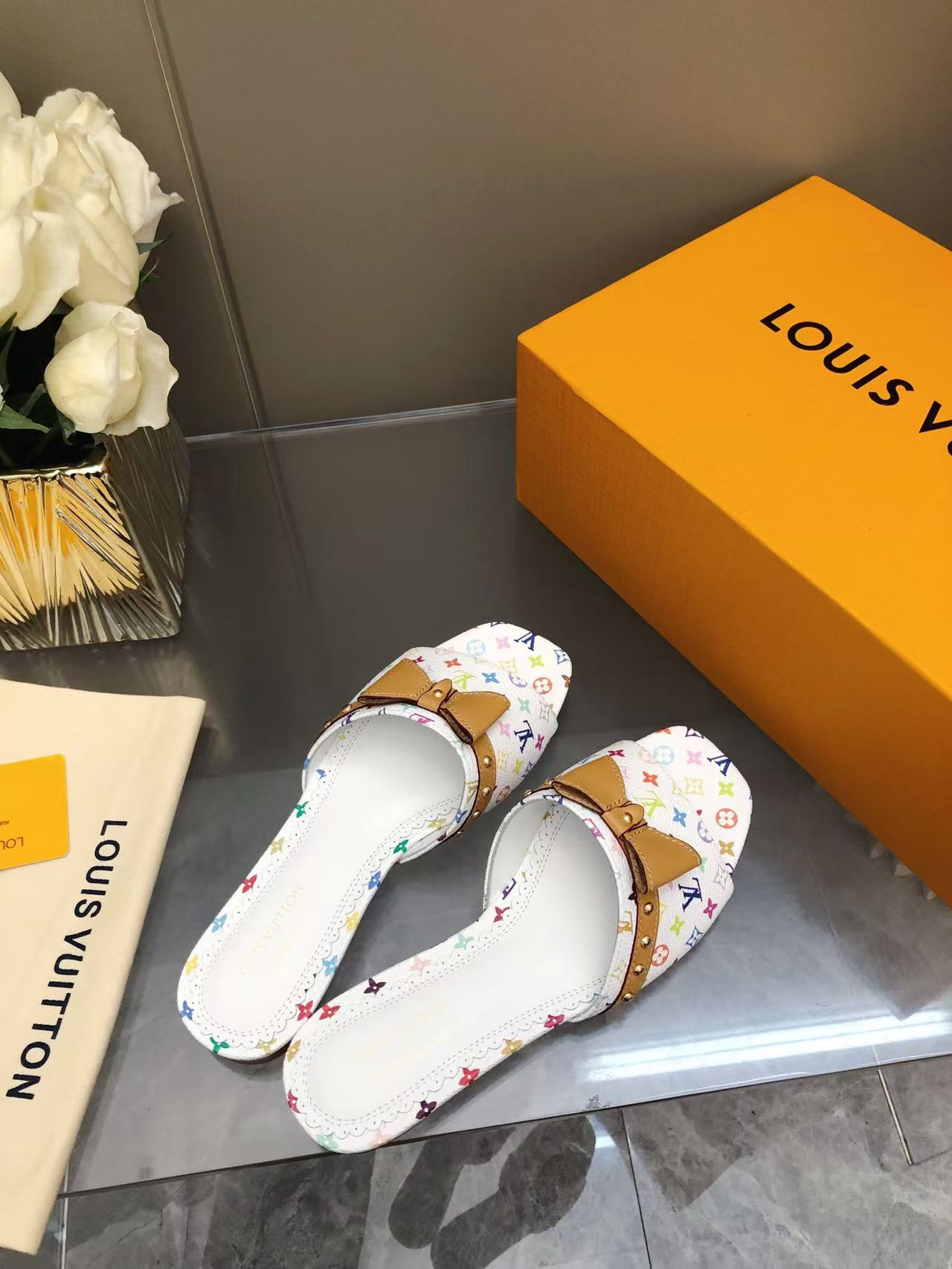 L fashion 3 color hot slippers 0725031903