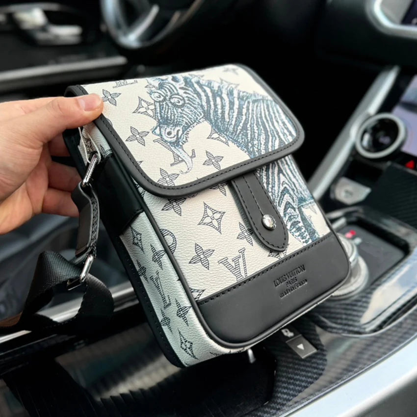 New men's fashion printed crossbody bag 1024061301