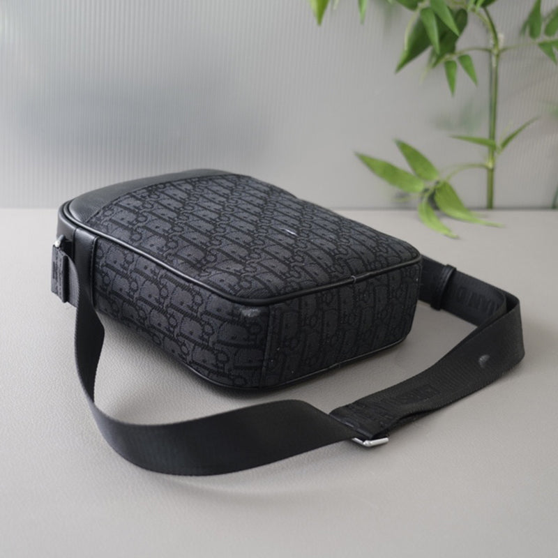 Classic Fashion Cross Shoulder Backpack KL1023102503