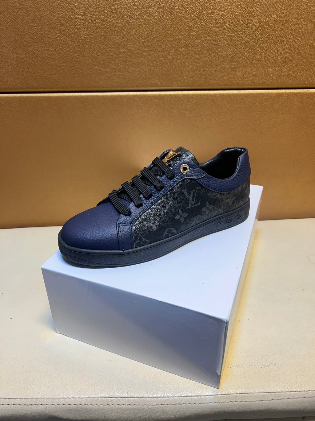 Men's stylish modern sneakers XC0723113005