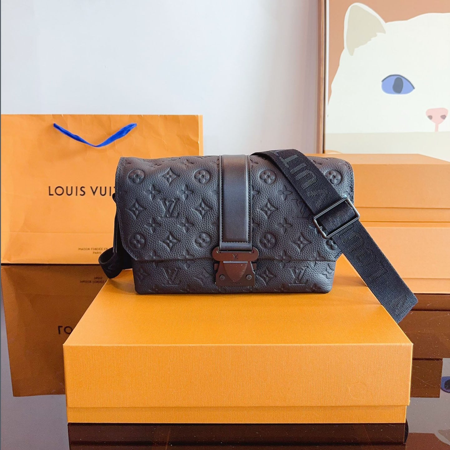 L Fashion Cowhide S-Ca¥e Messenger Bag XC24092703
