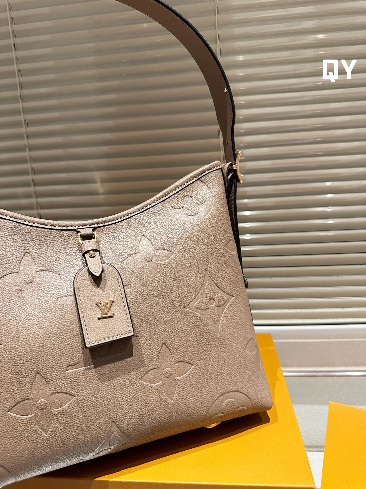 V fashion print Carryall new commuter bag 0724061303