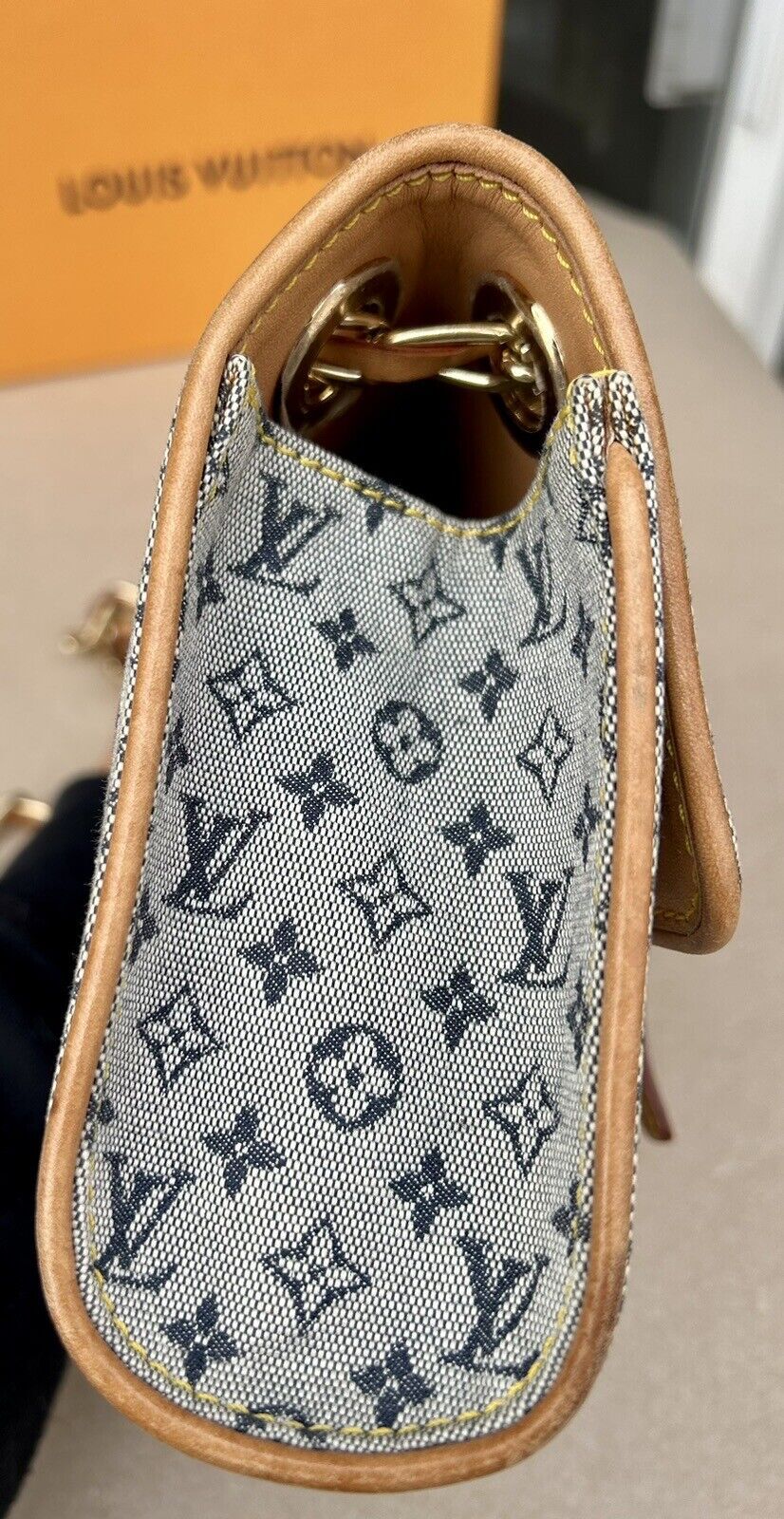 Fashionable and versatile crossbody bag 1023112205