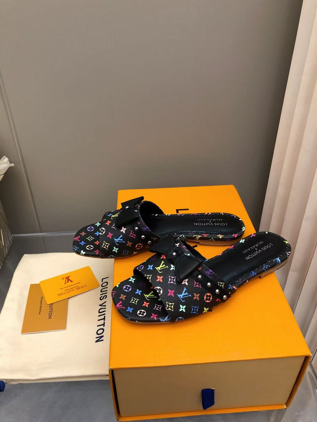 L fashion 3 color hot slippers 0725031903