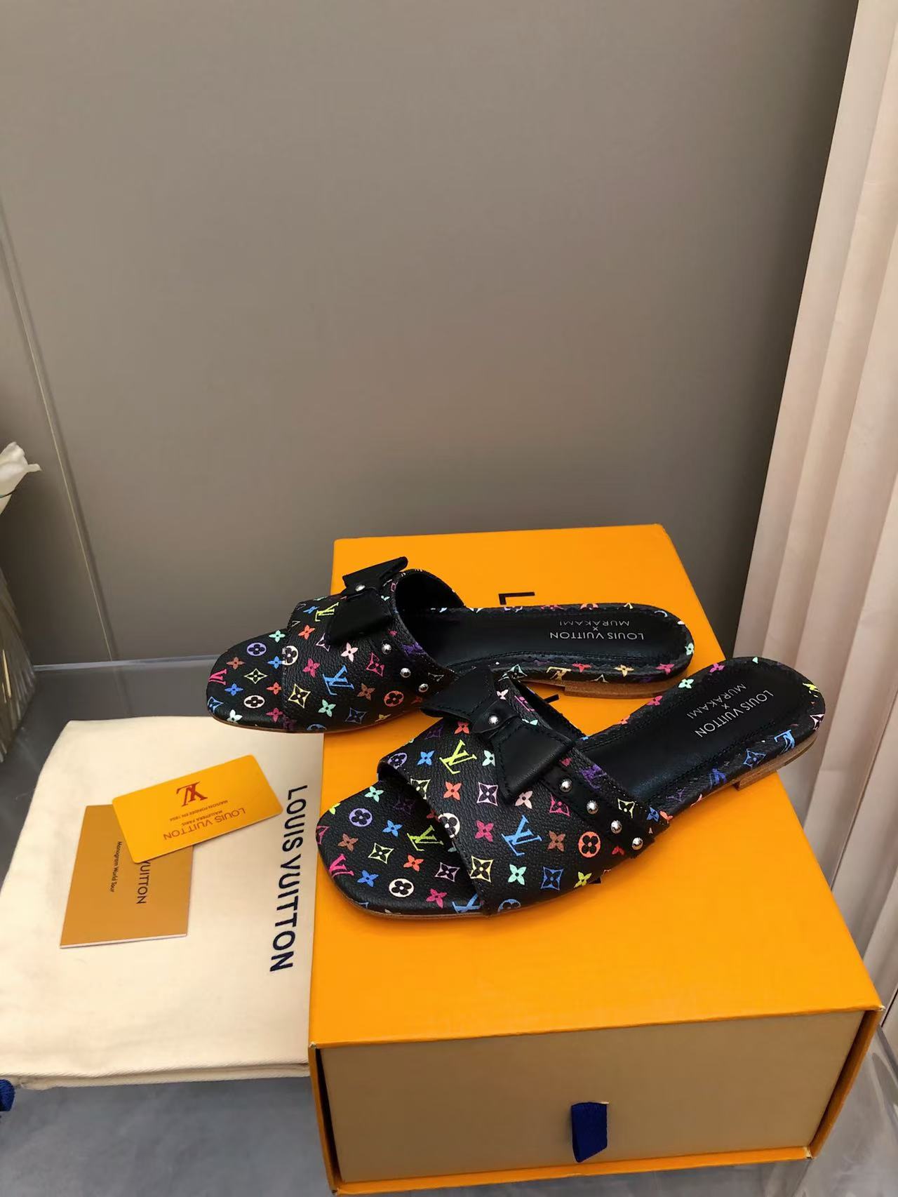 L fashion 3 color hot slippers 0725031903