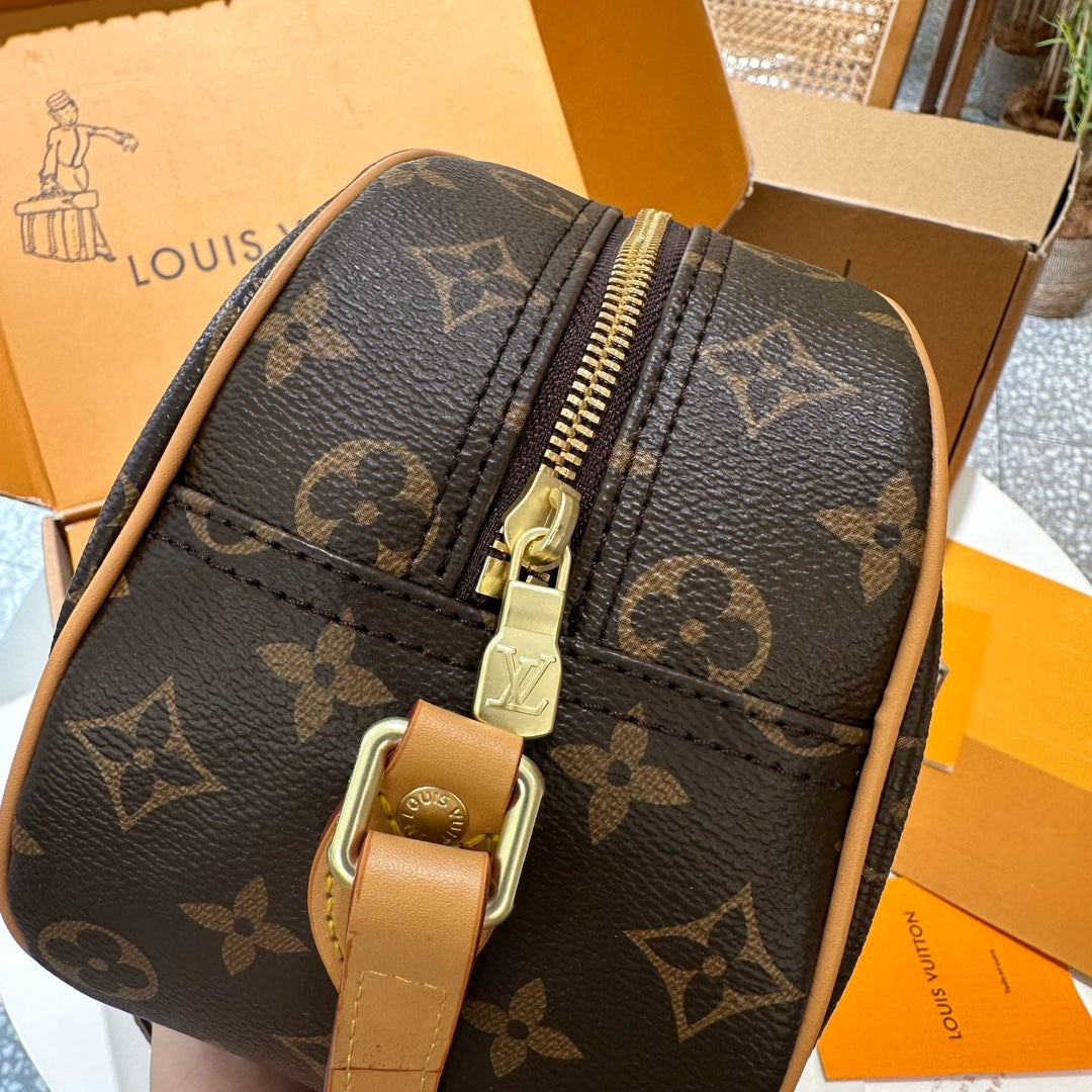 Fashion new commuter apple bag CWT1023082316