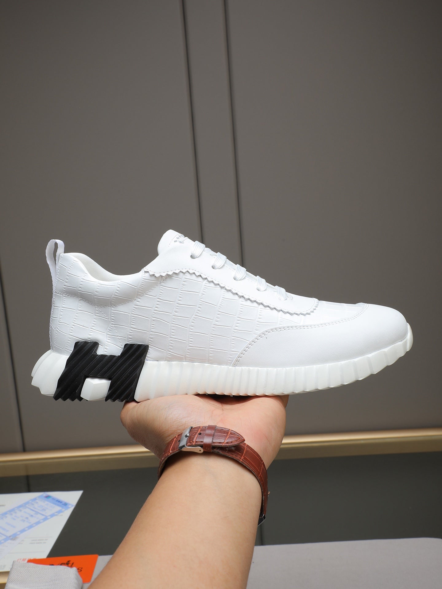 H Fashionable Casual Bouncy Sneakers 0726031601