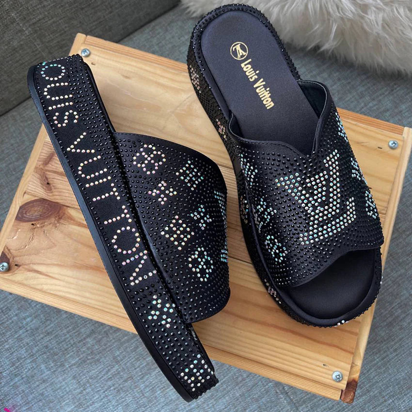 New Fashion Classic Versatile Thick Sole Slippers 1024062023