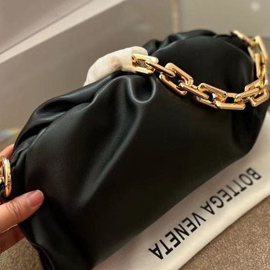 Fashion new cloud bag PD06230822301