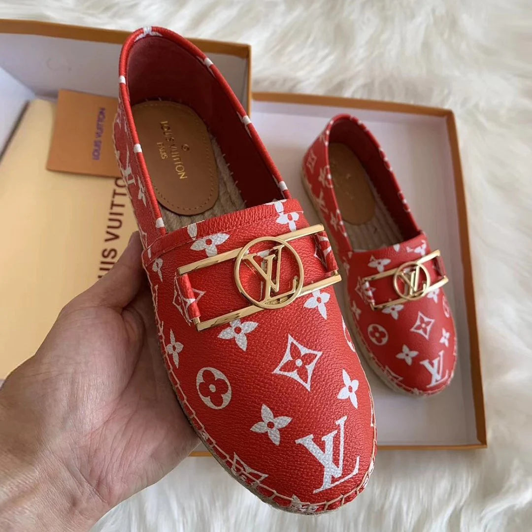 New versatile fashionable loafers 1024013107