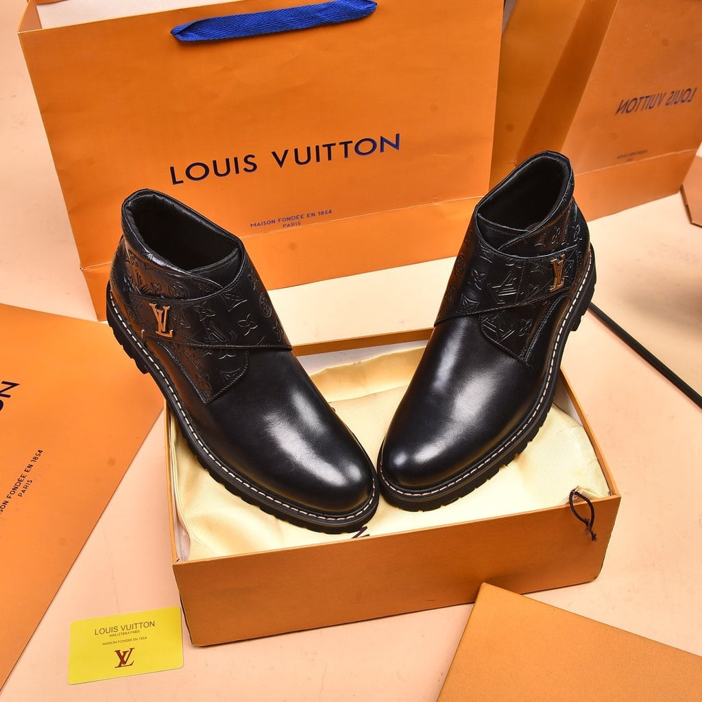 V classic logo fashion boots