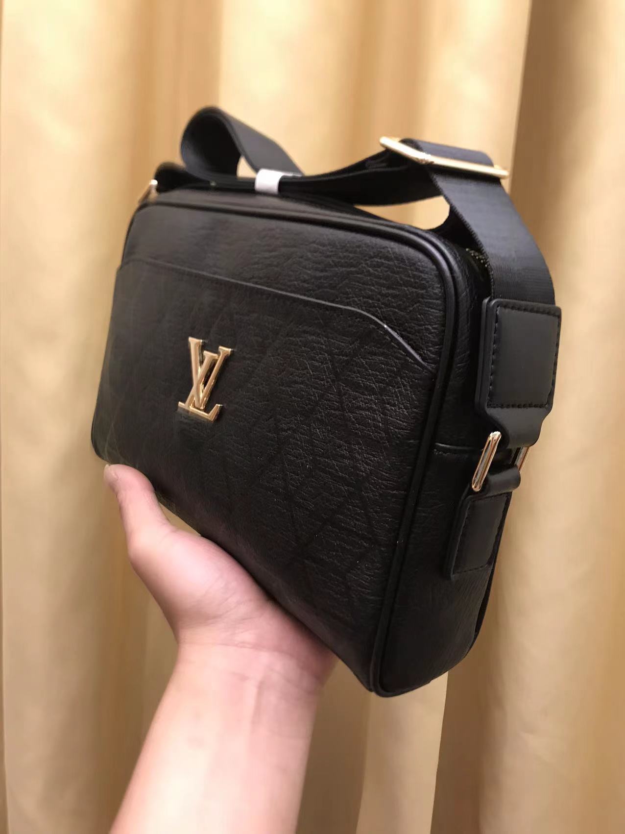 VV fashion single-shoulder crossbody bag 0725061812