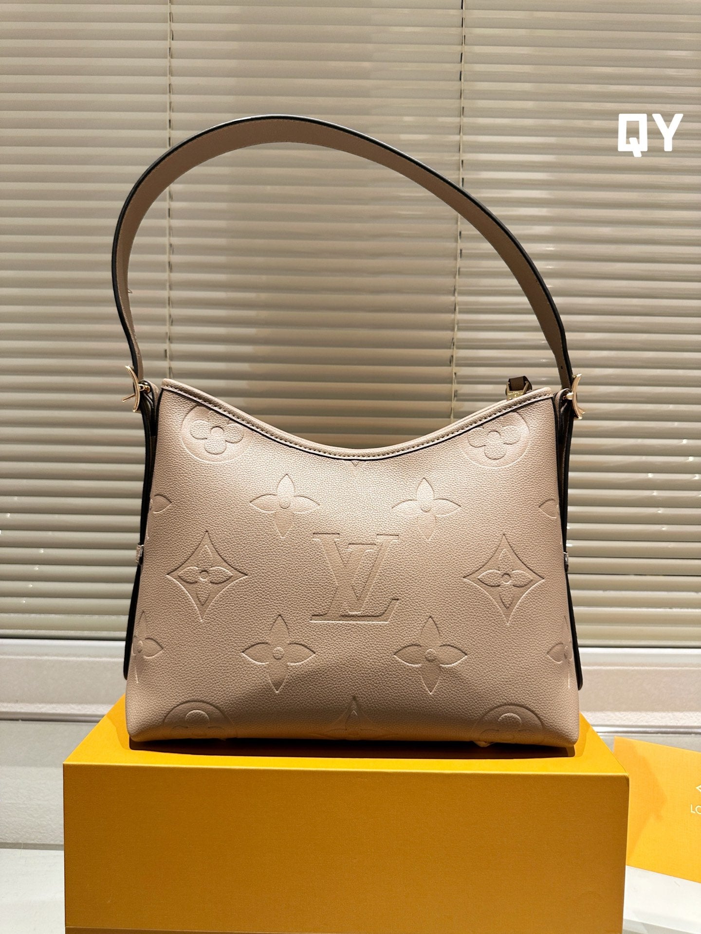 V fashion print Carryall new commuter bag 0724061303