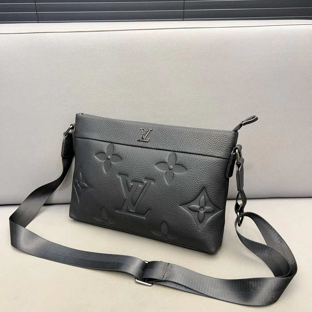 New Classic Versatile Men's Crossbody Bag 1024010411