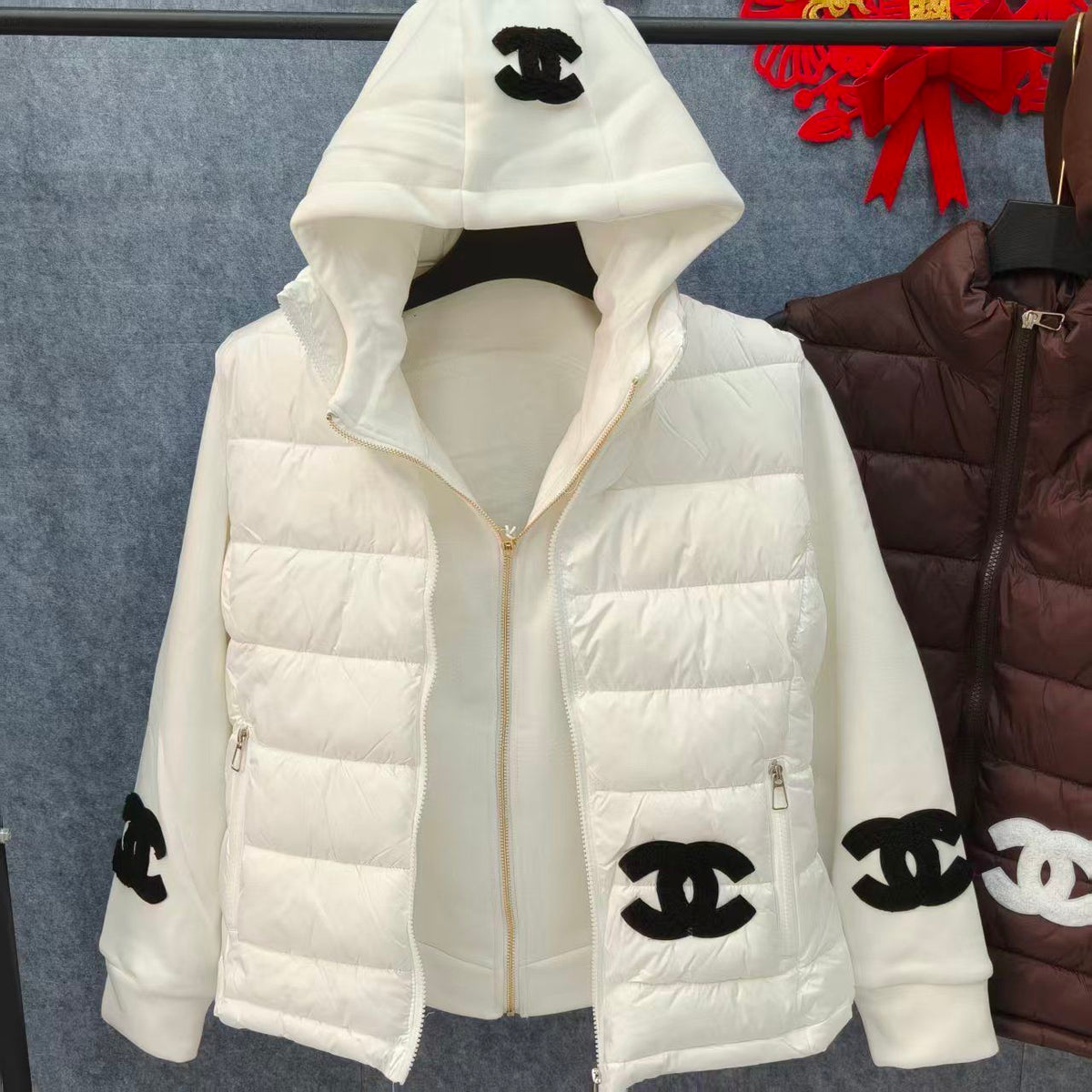 New Versatile CC Patch Sleeve Hooded Puffer Jacket PD1326102615