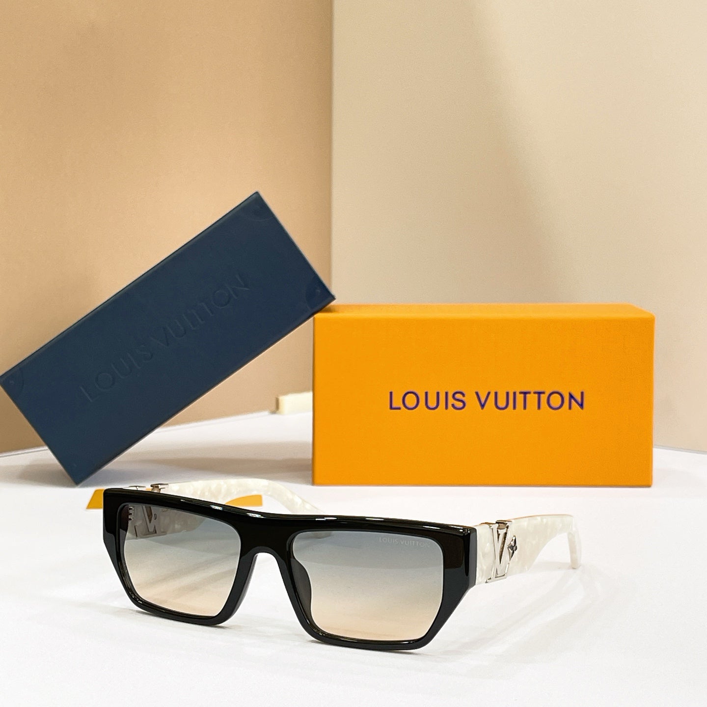 Luxury Limited-Edition Sunglasses XC1026071713