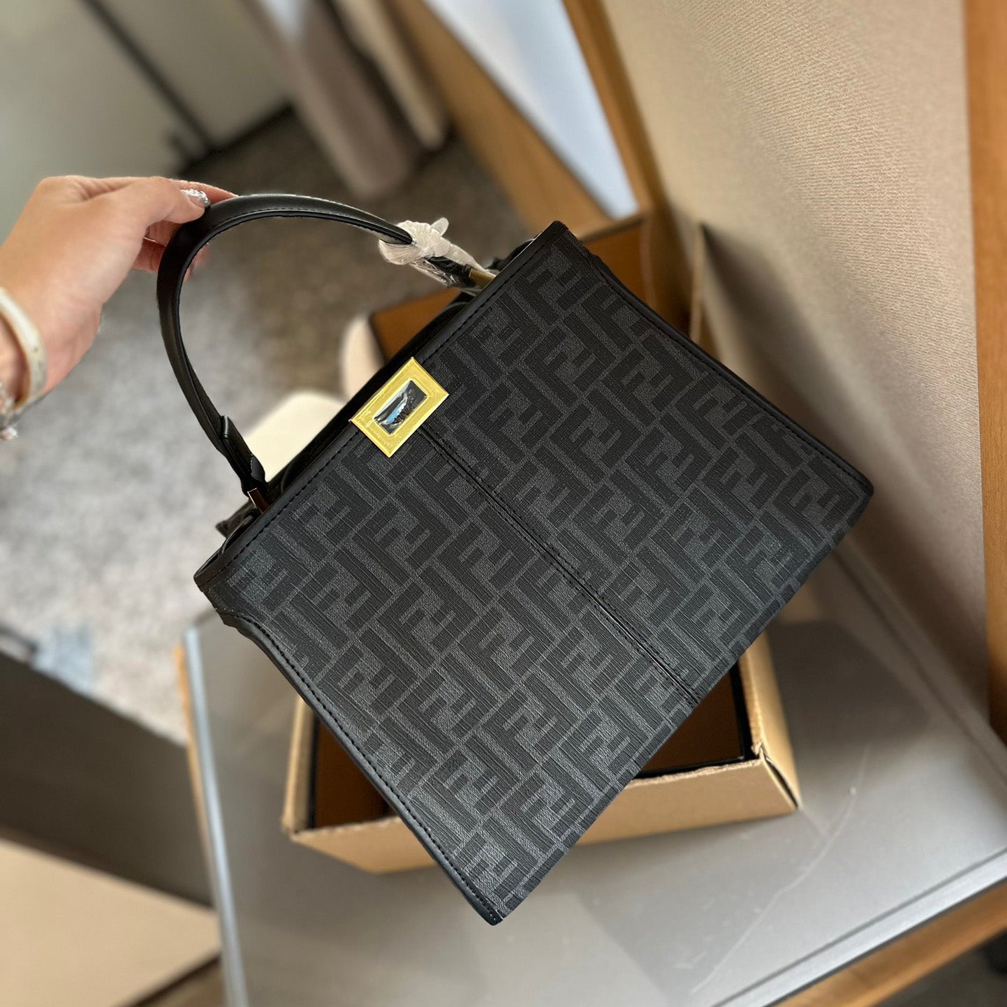 Peekaboo 24ss soft leather series bag 1824062409