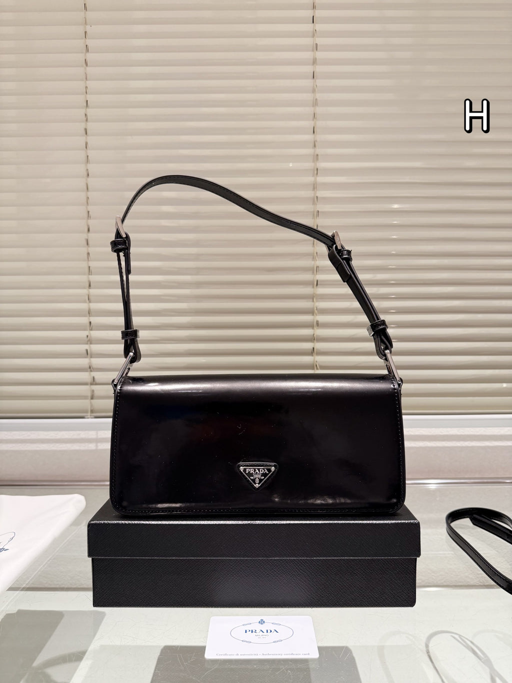 P Fashion Patent Leather Underarm Bag 0724120509