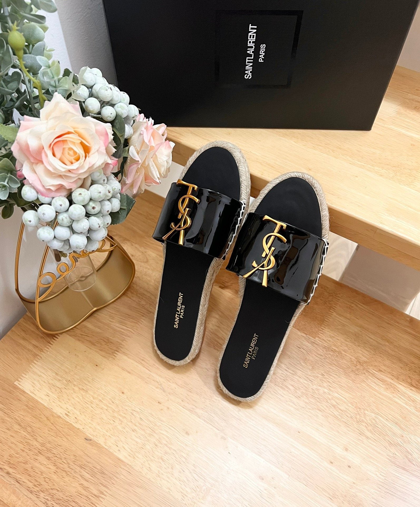 SL Fashionable Patent Leather Gold Letter LOGO Slippers 0724011103