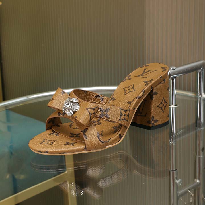 Classic all-match high-heeled sandals SXC05305