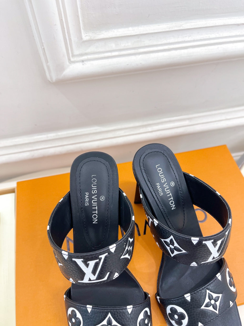 23 Ladies fashion luxury high heels SXC051602