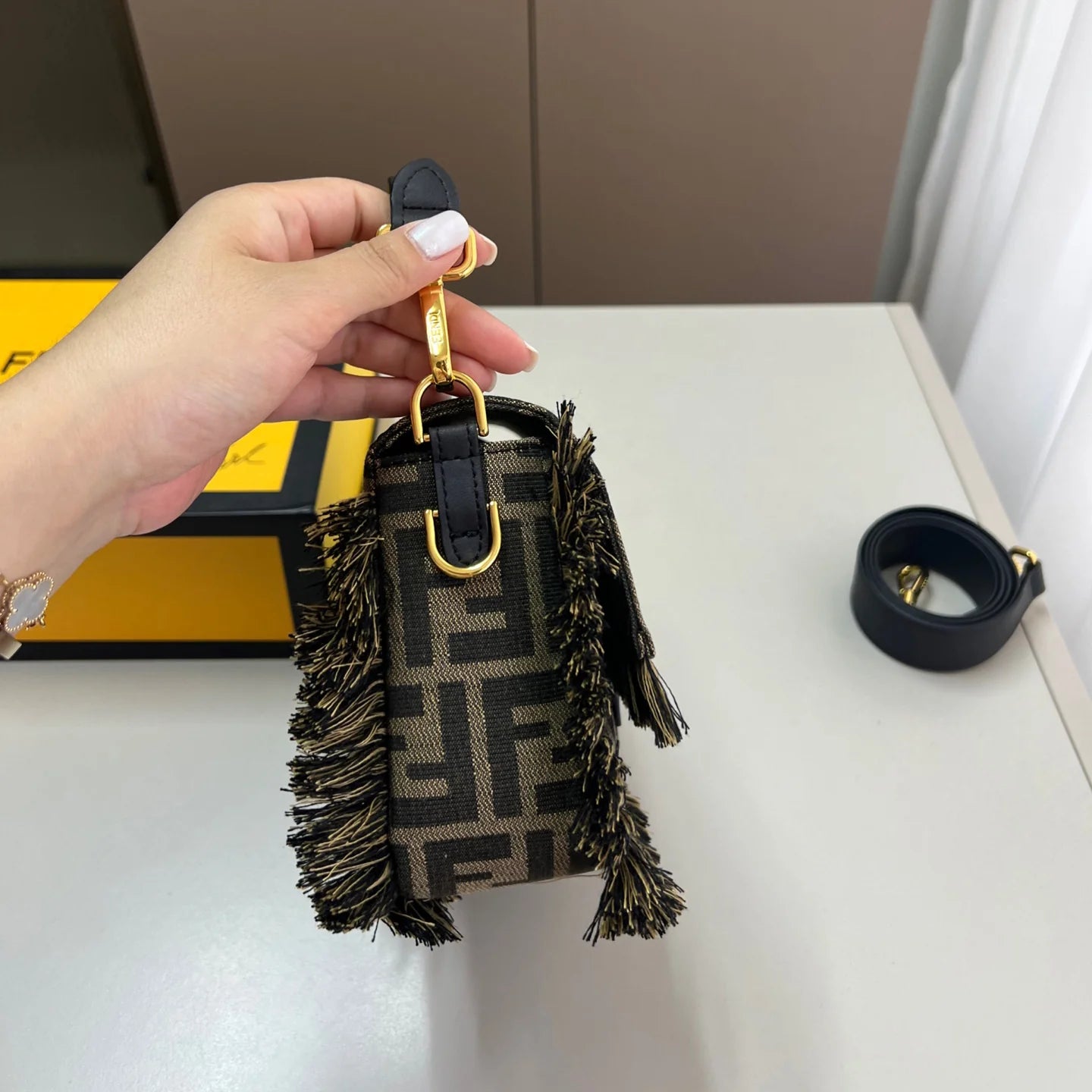 Tassel Baguette 1025070407