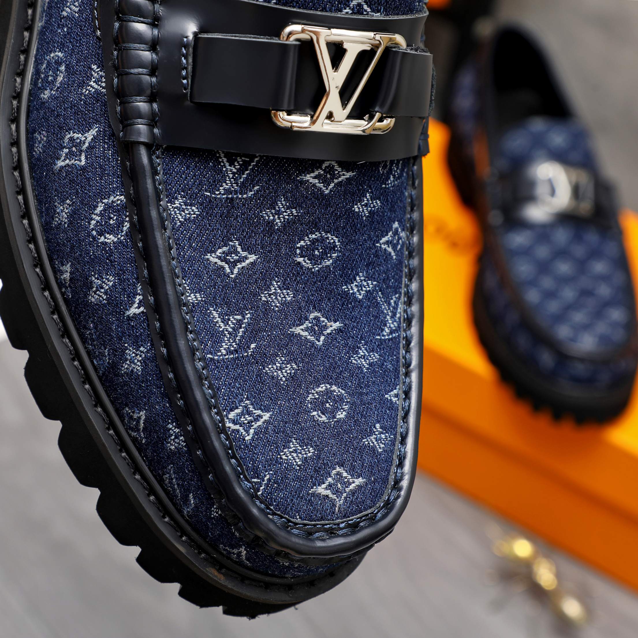 V new spring and summer fashionable denim loafers 0724042312