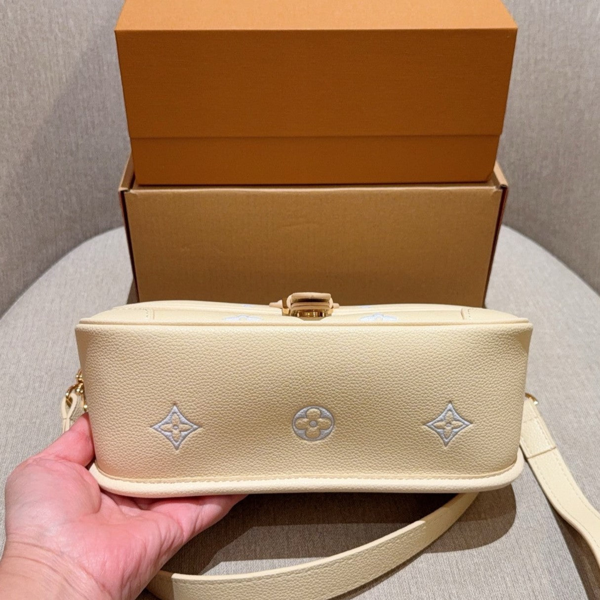 New Fashion  L Baguette bag M1026072804