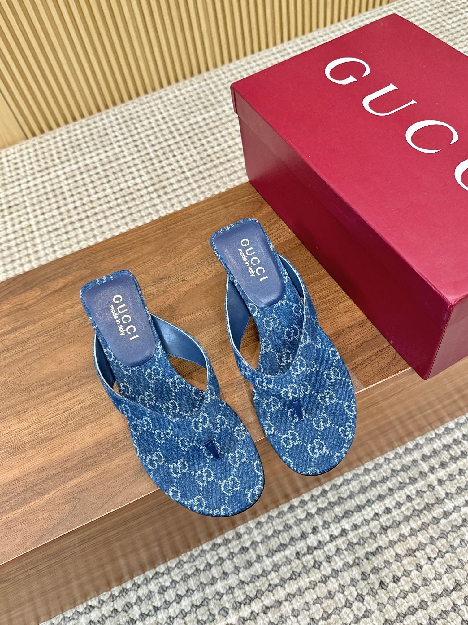 Fashionable high heel flip flops 0726041701