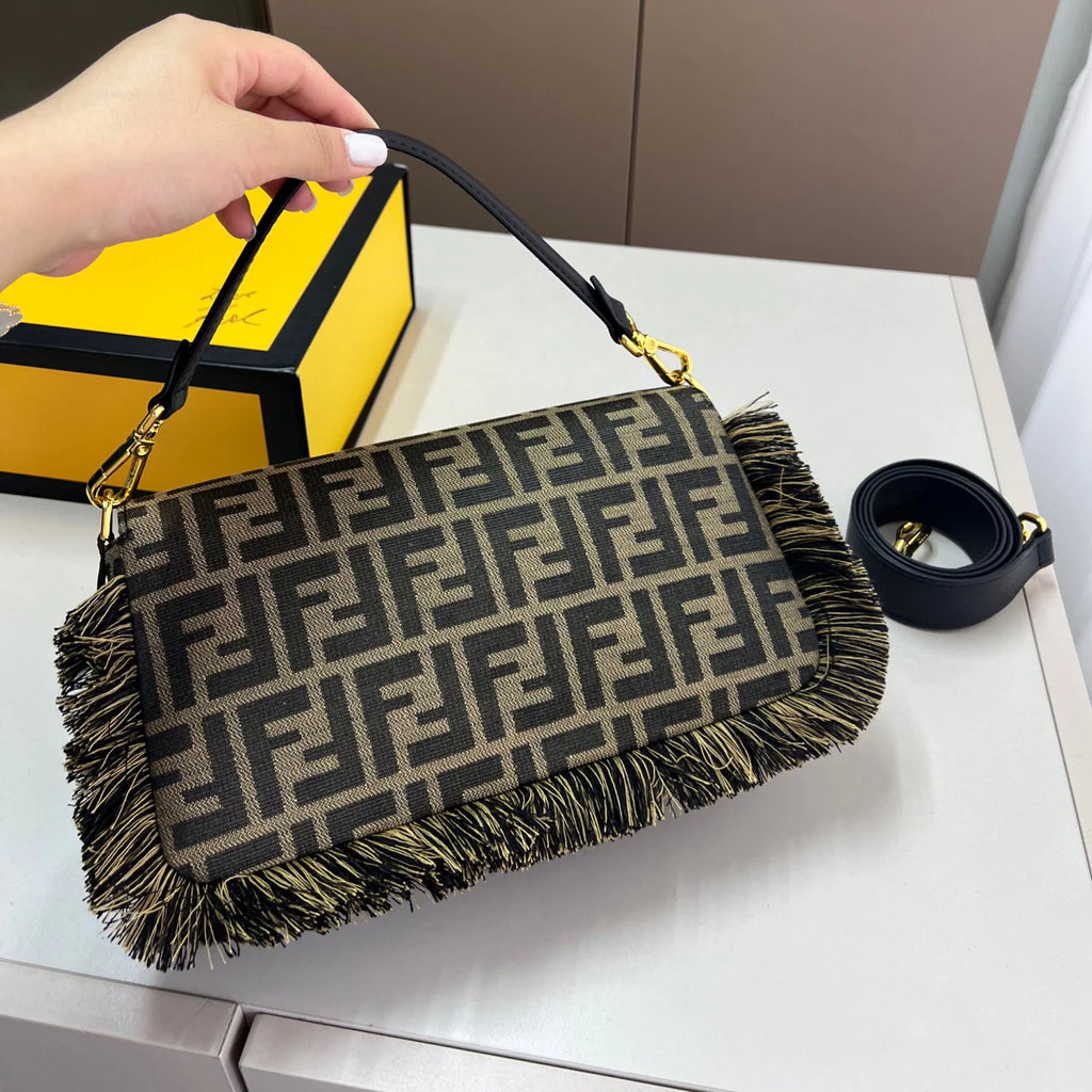 Tassel Baguette 1025070407