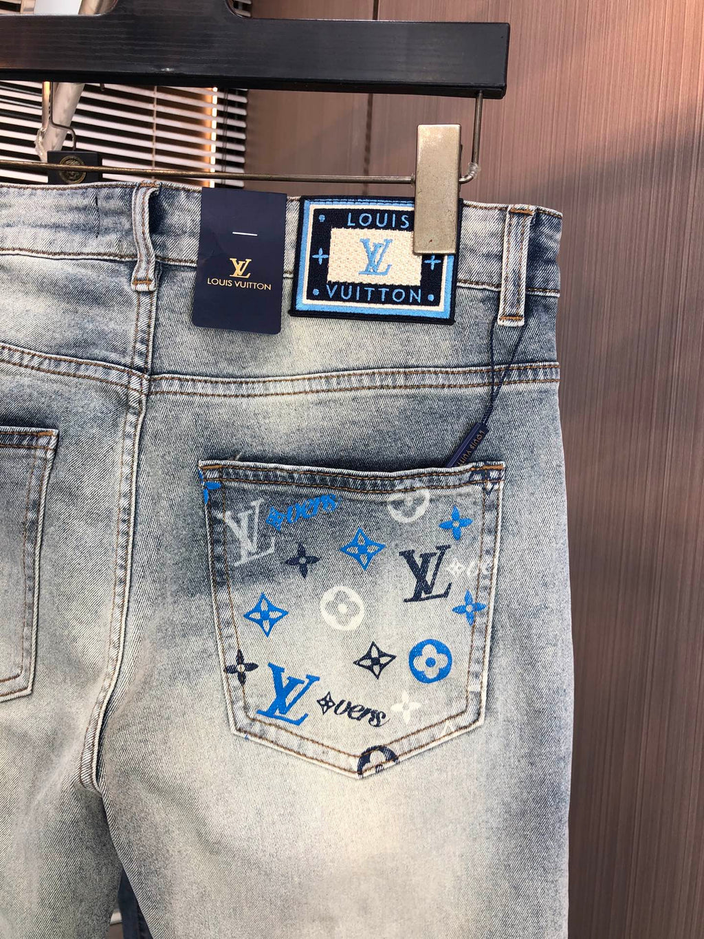 V Spring/Summer Slim Fit Straight Leg Jeans 0726051911