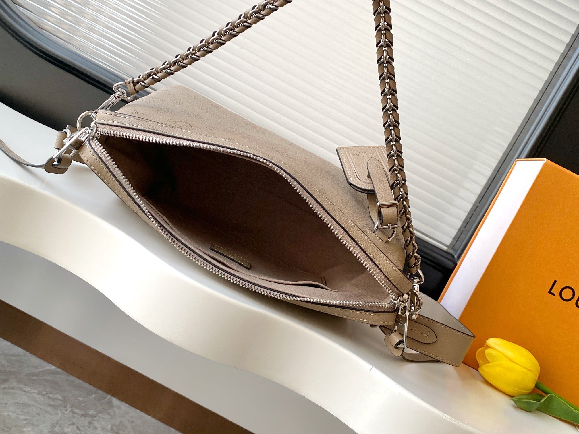 L & V Stylish Cut-out Cowhide Hand Bag M0726051907