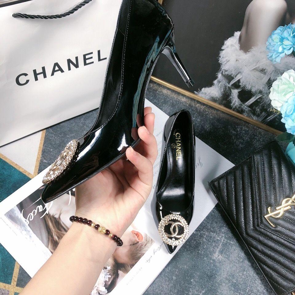 Simple and Versatile High Heels 0823120506