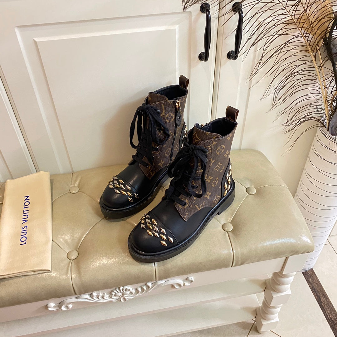 V cowhide/classic flower boots 0724090502