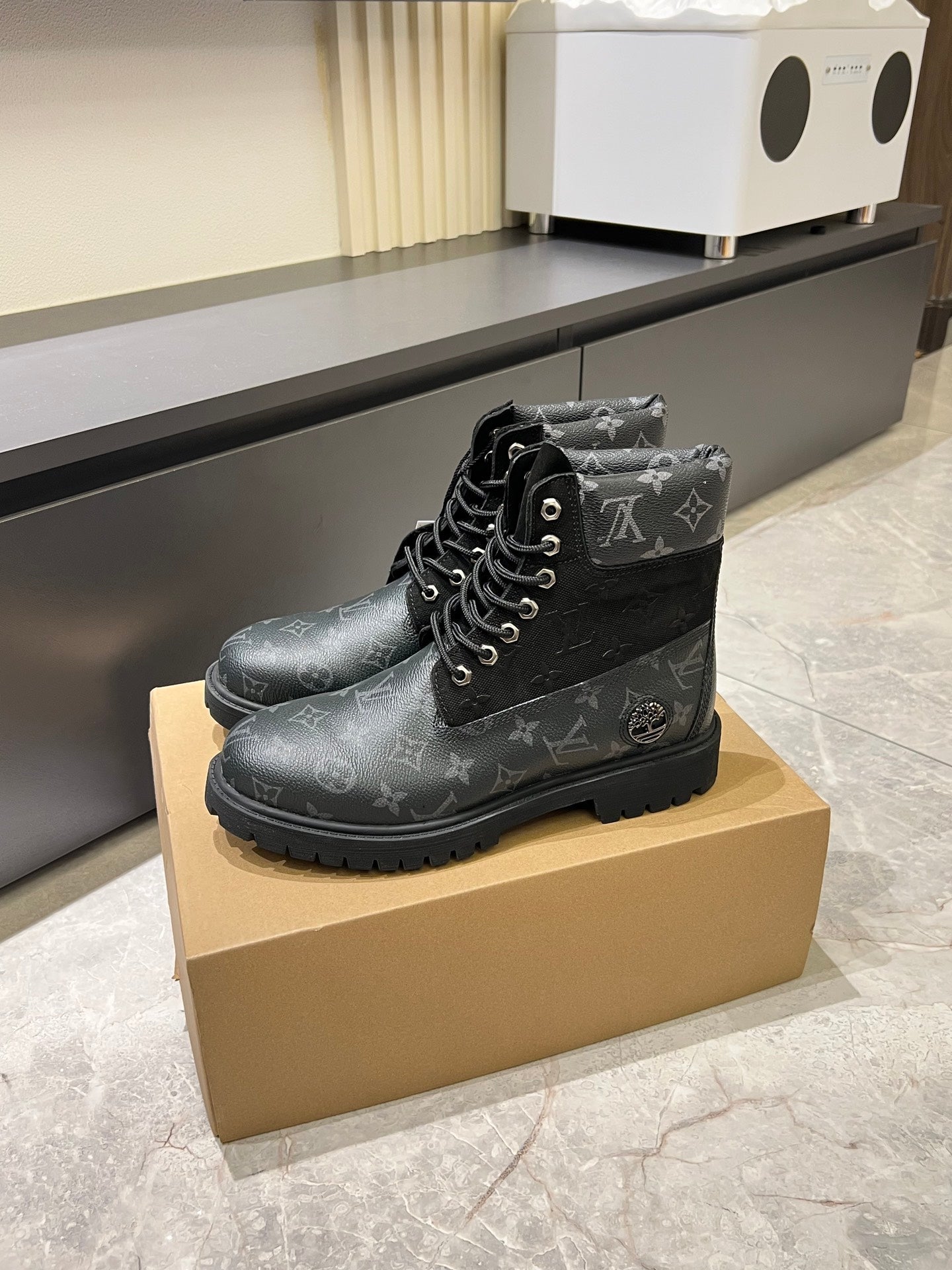 New Black and Brown V Logo Men's bootsPD052024090603