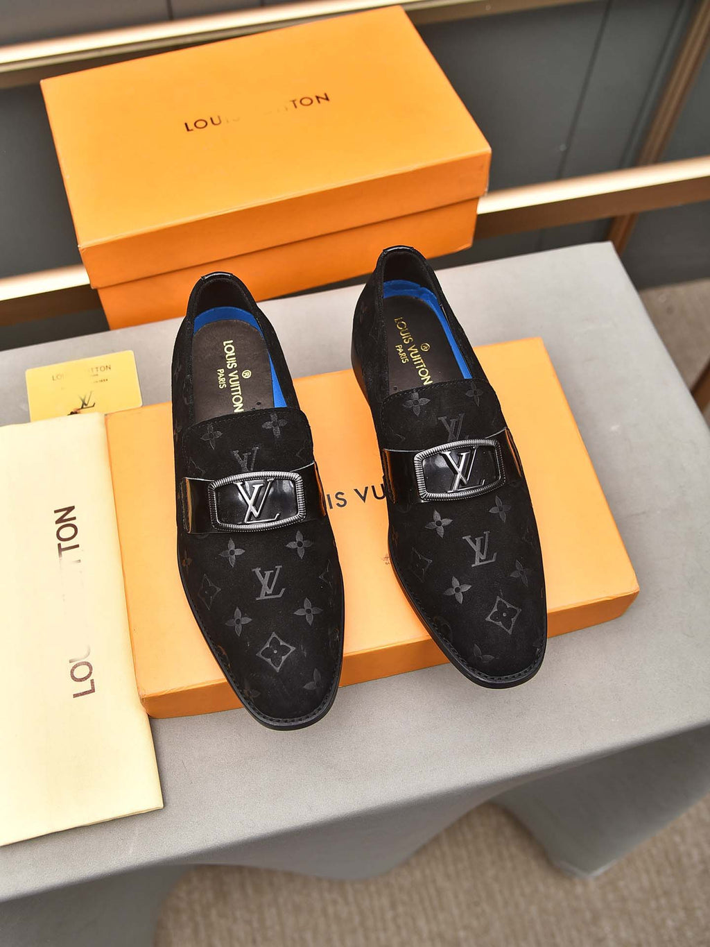 L print business dress shoes