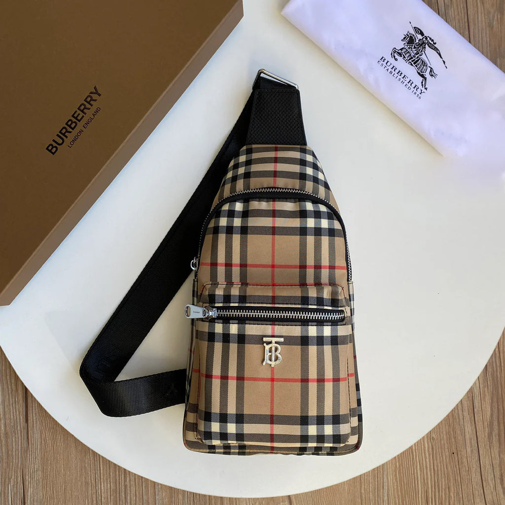 Men's new fashionable and versatile chest bag 1024073108