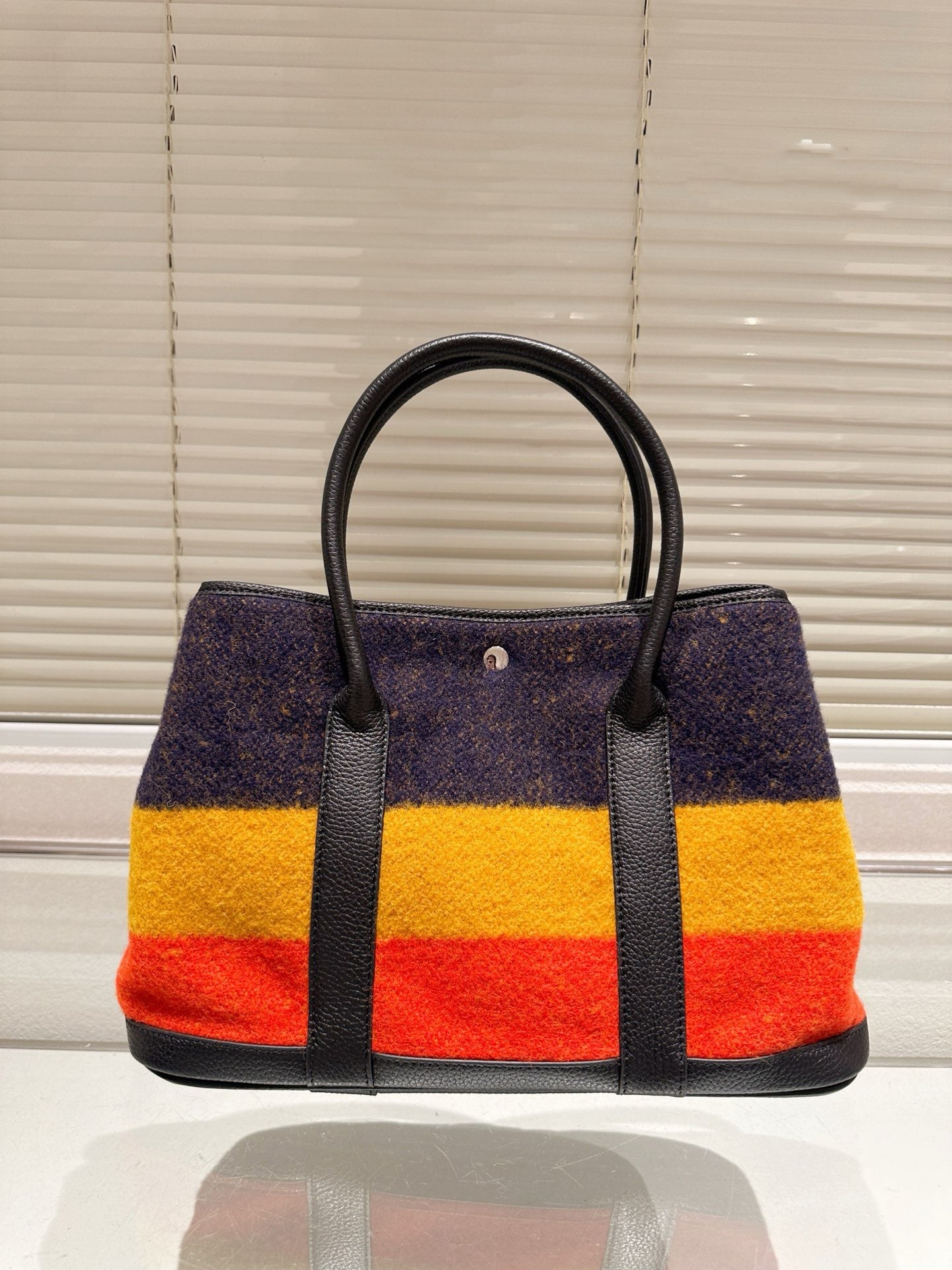 H Woolen colorblock garden bag 0724101017