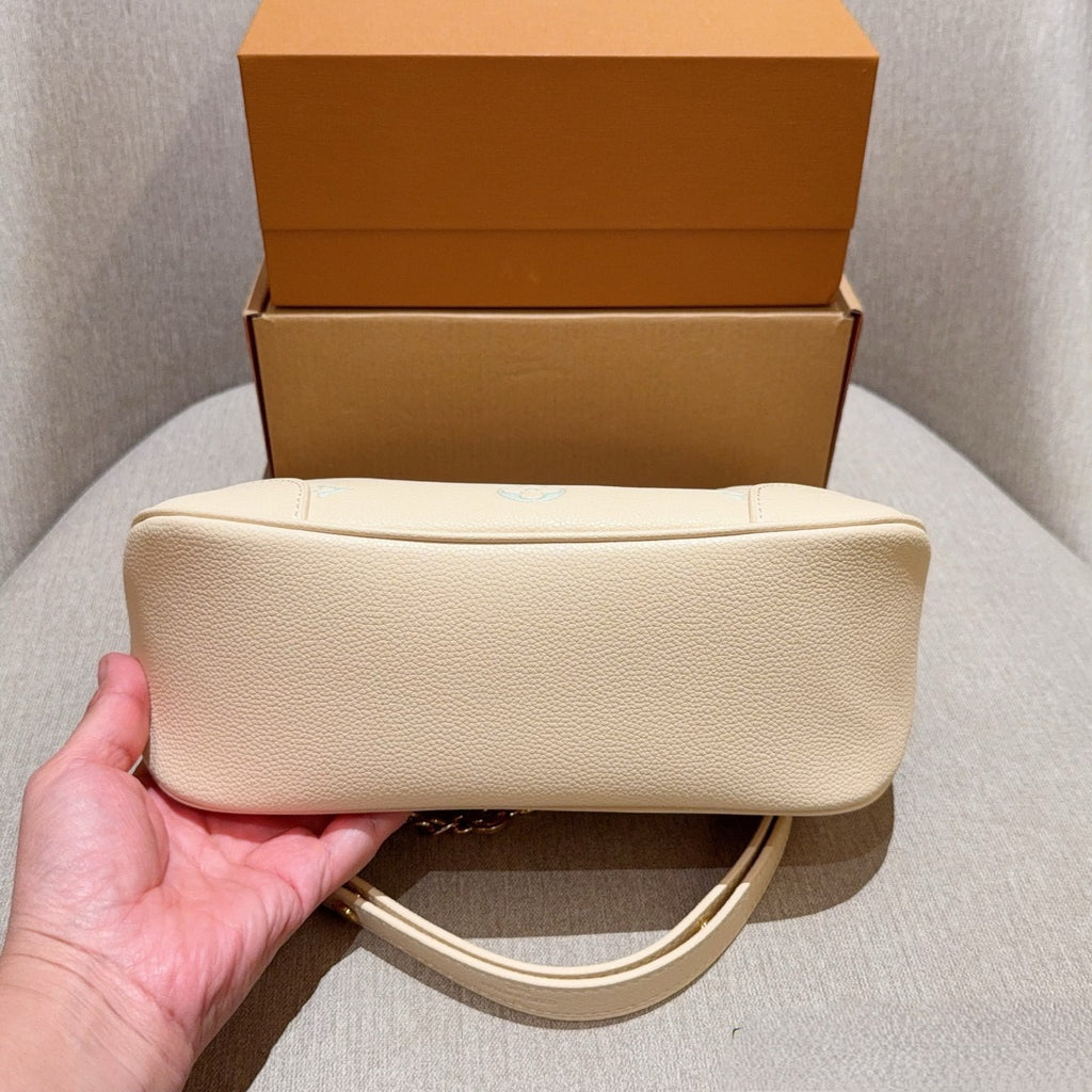 New Fashion  L pressed-leather Bag M1026072802
