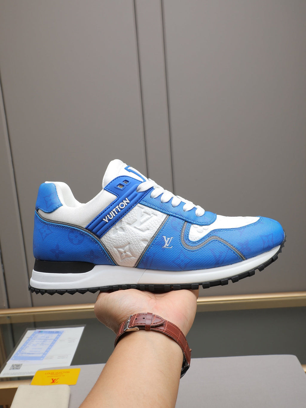 L Stylish new printed sneakers 0725111802