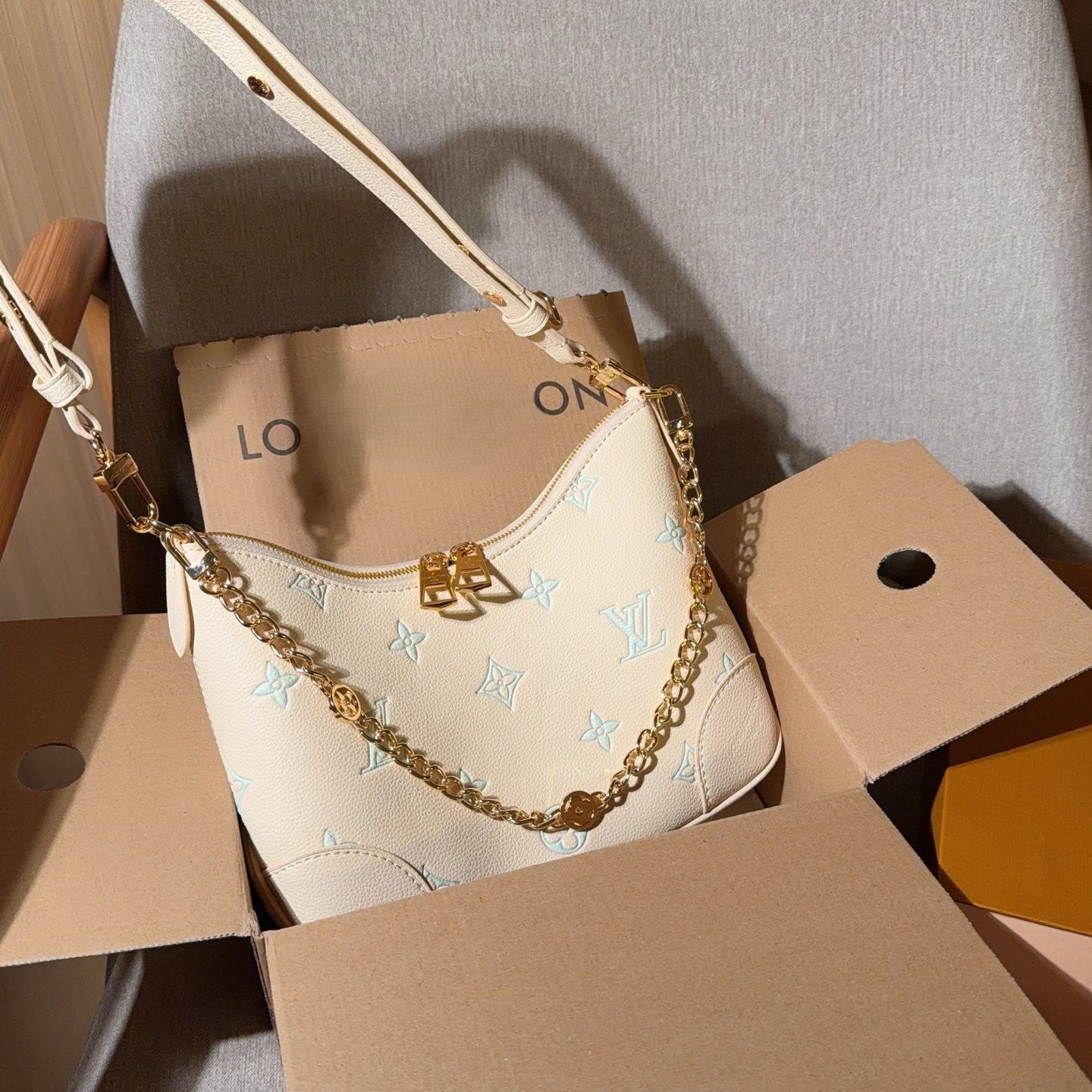 New Fashion  L pressed-leather Bag M1026072802