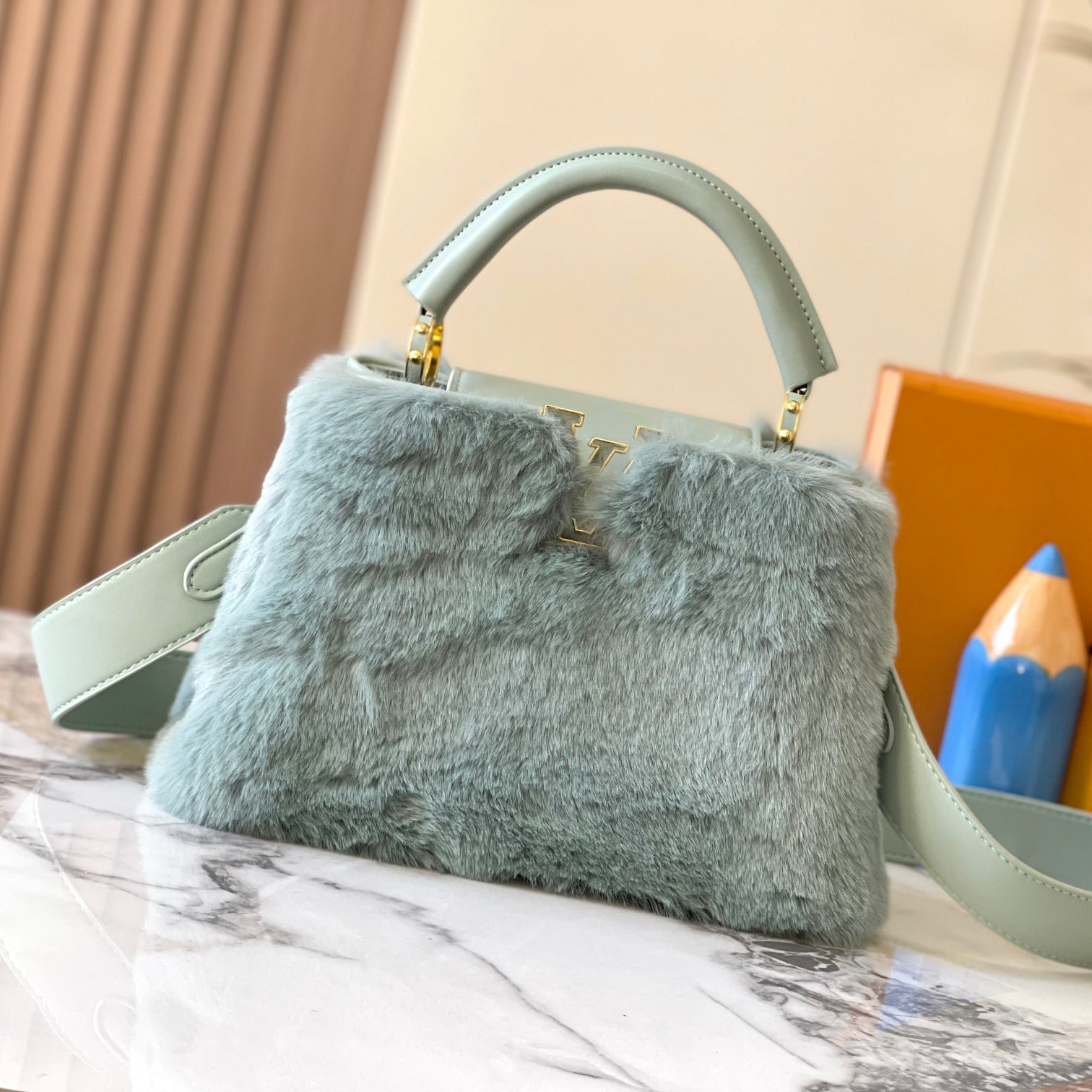 Luxurious mink fur shoulder and crossbody bag XC0723112701